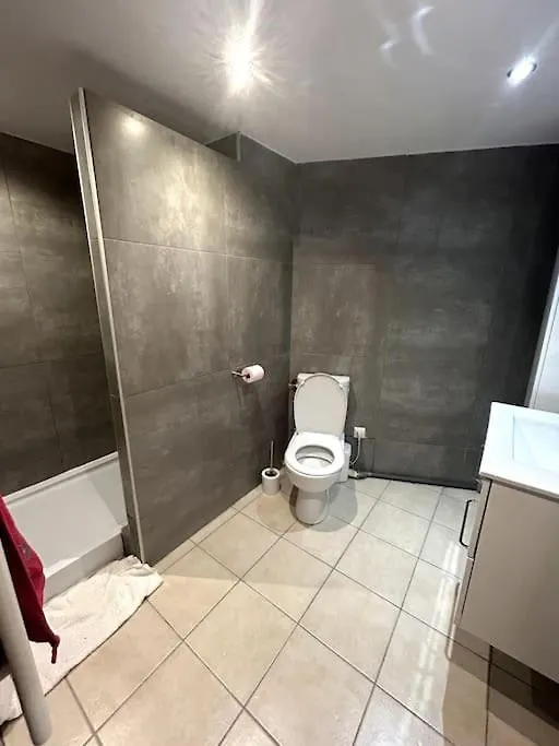 Appartement Charmant Studio Avec Mezzanine Nice